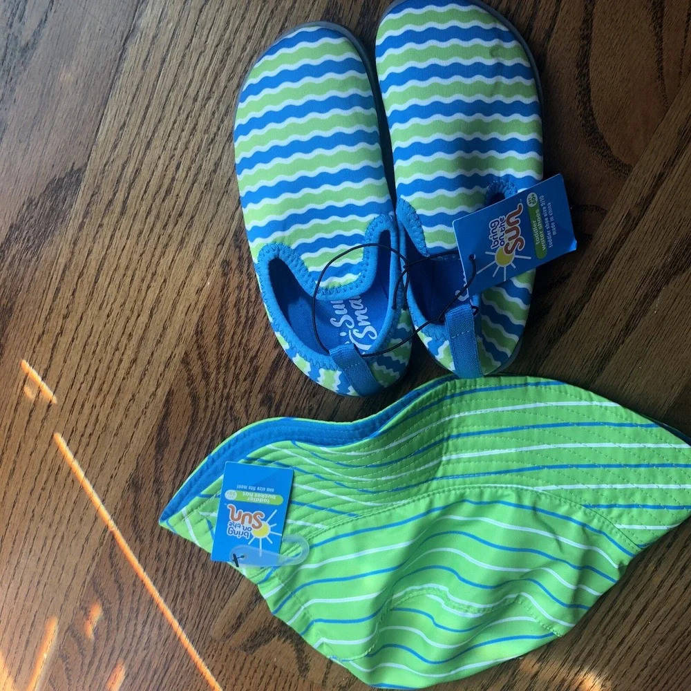 Bring‎ On The Sun Toddler Water shoes Size 9/10 & Toddler Bucket Hat UPF 50+ New